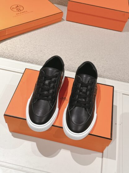 Hermes white and black couple fashion casual skateboard shoes