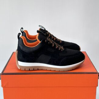 Hermès lightweight and versatile black sneakers
