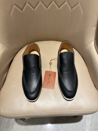 Hermès classic black high-end loafers