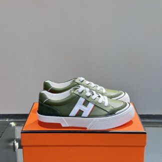 Hermes Men's Low-top Comfortable Dark Green Casual Sneakers