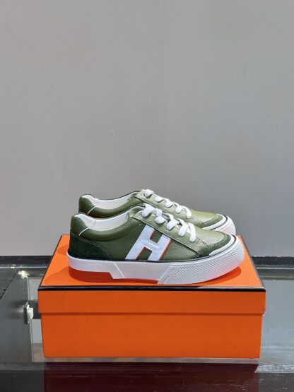 Hermes Men's Low-top Comfortable Dark Green Casual Sneakers