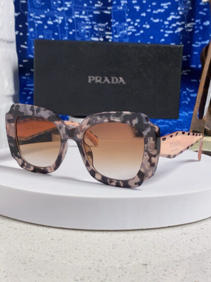 Prada fashion trend sunglasses - Image 2