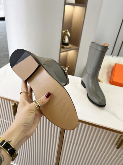 Hermes grey silver buckle classic kelly buckle fashion ankle boots