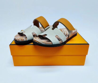 Hermès classic gray-brown couple woven slippers