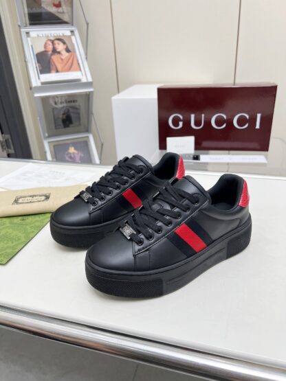 Gucci classic white shoes