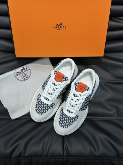 Hermes men's comfortable and soft gray and black color matching casual sports shoes