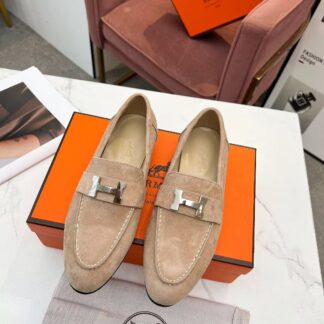 Hermès classic apricot loafers