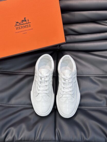 Hermès Men's Soft Light White Low-Top Casual Sneakers