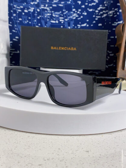 Balenciaga fashion sunglasses - Image 2