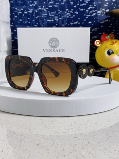 Versace fashion trend sunglasses