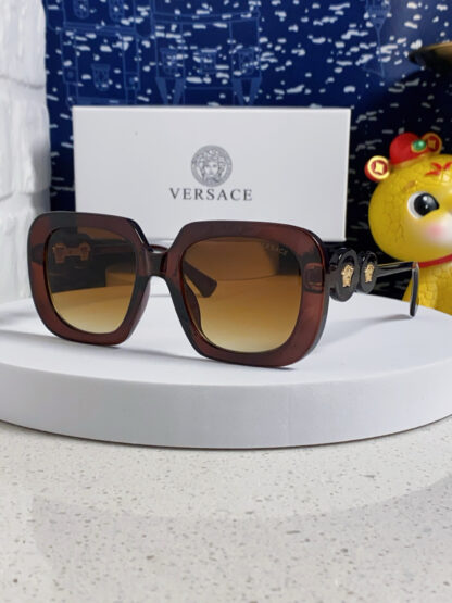 Versace fashion trend sunglasses - Image 2