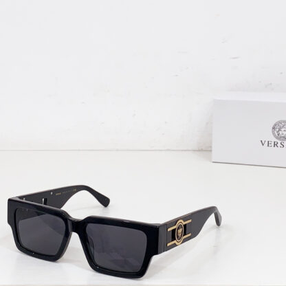 Versace fashion trend sunglasses