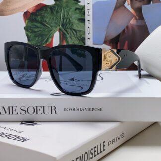 Versace fashion trend sunglasses