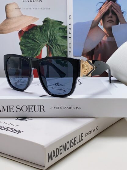 Versace fashion trend sunglasses
