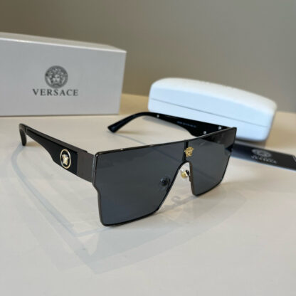Versace fashion trend sunglasses
