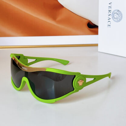 Versace fashion trend sunglasses