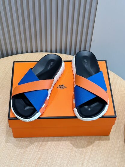 Hermès Men's Blue and Orange Cross-Color Ultra-Lightweight and Comfortable Slippers