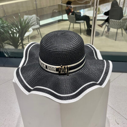 Dior straw hat with large brim and colorblock pattern - Image 2