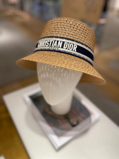 Dior embroidered logo wide brim design fashionable cool straw hat