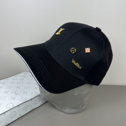 Louis Vuitton versatile fashion baseball cap