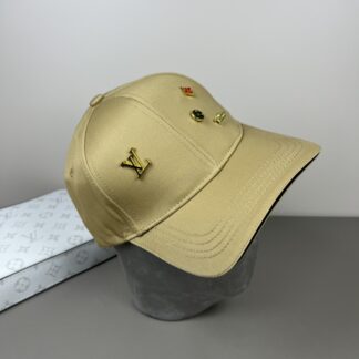 Louis Vuitton versatile fashion baseball cap