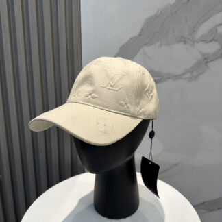 Louis Vuitton versatile fashion baseball cap