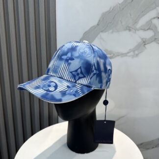 Louis Vuitton versatile fashion baseball cap