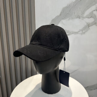 Louis Vuitton versatile fashion baseball cap