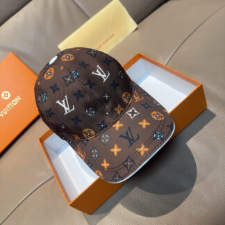 Louis Vuitton versatile fashion baseball cap