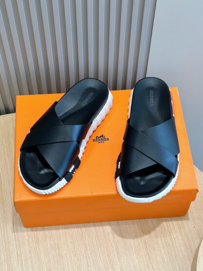 Hermès black and white men's cross ultra-light and comfortable slippers