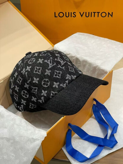 Louis Vuitton Spring and Summer New Baseball Cap