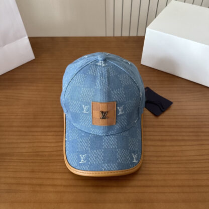 Louis Vuitton lightweight breathable baseball cap for men and women