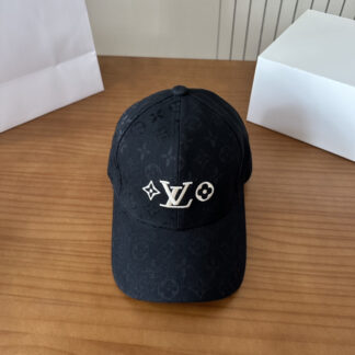 Louis Vuitton lightweight breathable baseball cap for men and women