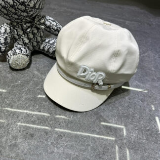 Dior stylish versatile beret