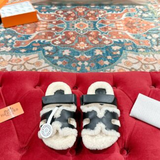 Hermès classic autumn and winter black and white versatile fashionable and comfortable wool slippers