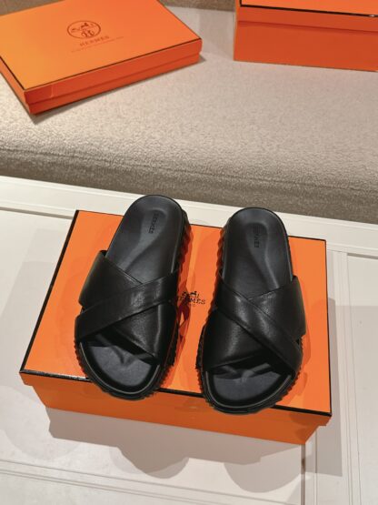 Hermes black soft and comfortable casual cross-slippers