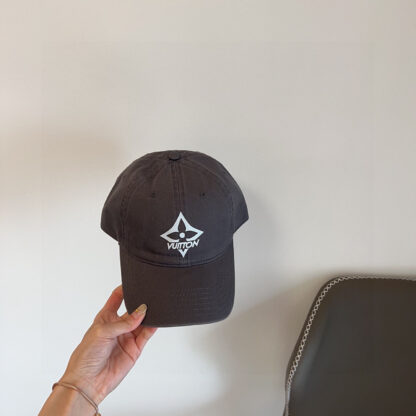 Louis Vuitton new simple brand baseball cap