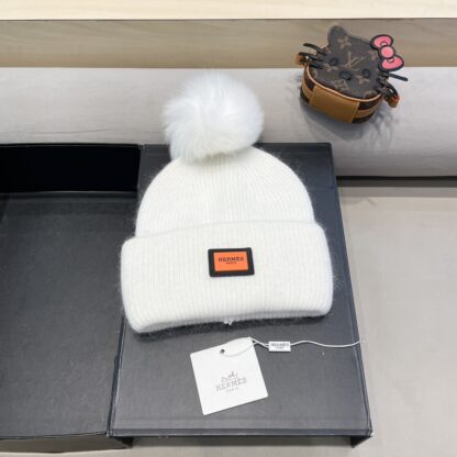 New Hermès fox fur knitted beanie