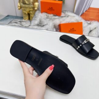 Hermès Spring/Summer new black flat sandals with 1cm heel height
