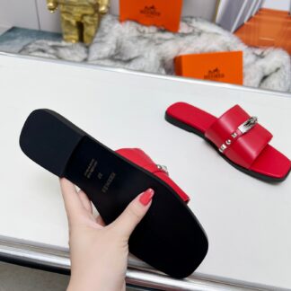Hermès new spring and summer red flat sandals with a heel height of 1cm