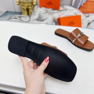 Hermès Spring/Summer new dark brown flat sandals with 1cm heel height