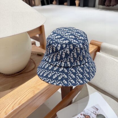 Dior exquisite and fashionable bucket hat