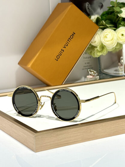 LOUIS VUITTON Fashion Sunglasses - Image 2