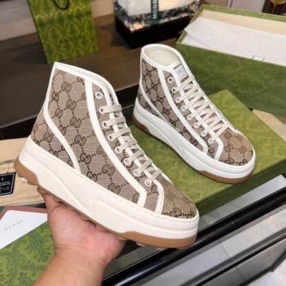 Gucci early spring casual sneakers - Image 2