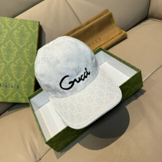 Gucci embroidered baseball cap