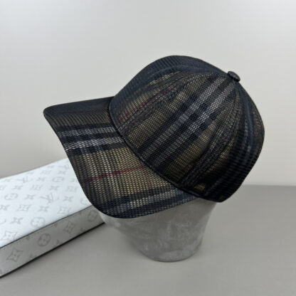 Burberry simple fashion casual baseball cap