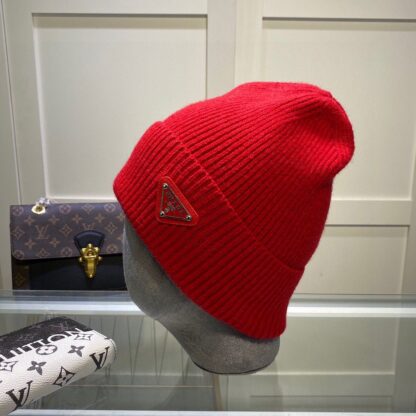 Prada soft and comfortable knitted beanie