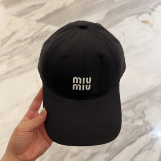 Miu Miu simple embroidered baseball cap