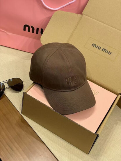Miu Miu simple embroidered baseball cap