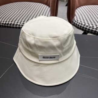 Miu Miu Simple and stylish bucket hat